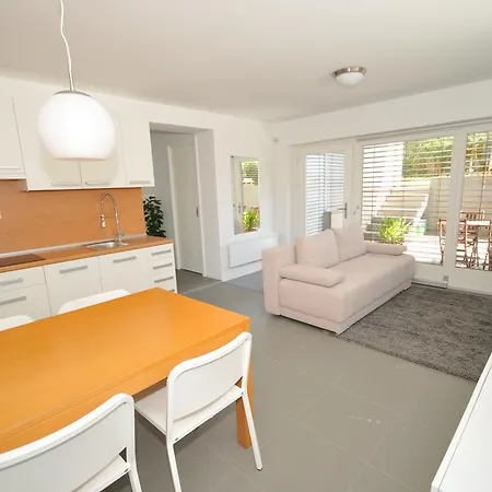 Atrium Flat In The Appartement *