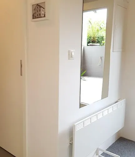 Atrium Flat In The 아파트 *